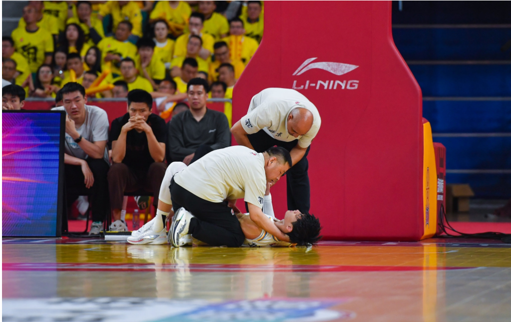 刘传兴:上赛季对曾凡博犯规我问心无愧 不是故意的我不做过多解释